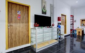 RedDoorz near Gembira Loka Zoo 3